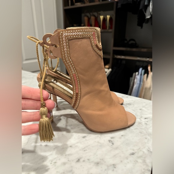 Cynthia Vincent stiletto booties - Picture 2 of 5